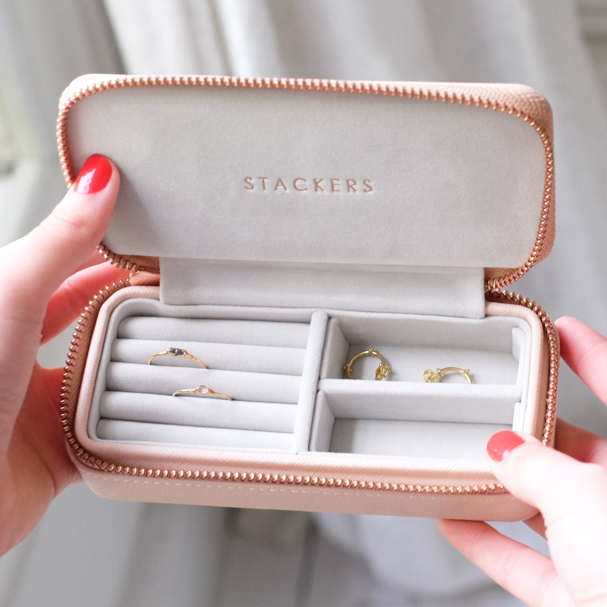 Stackers Blush Medium Travel Jewellery Box – STACKERS LONDON