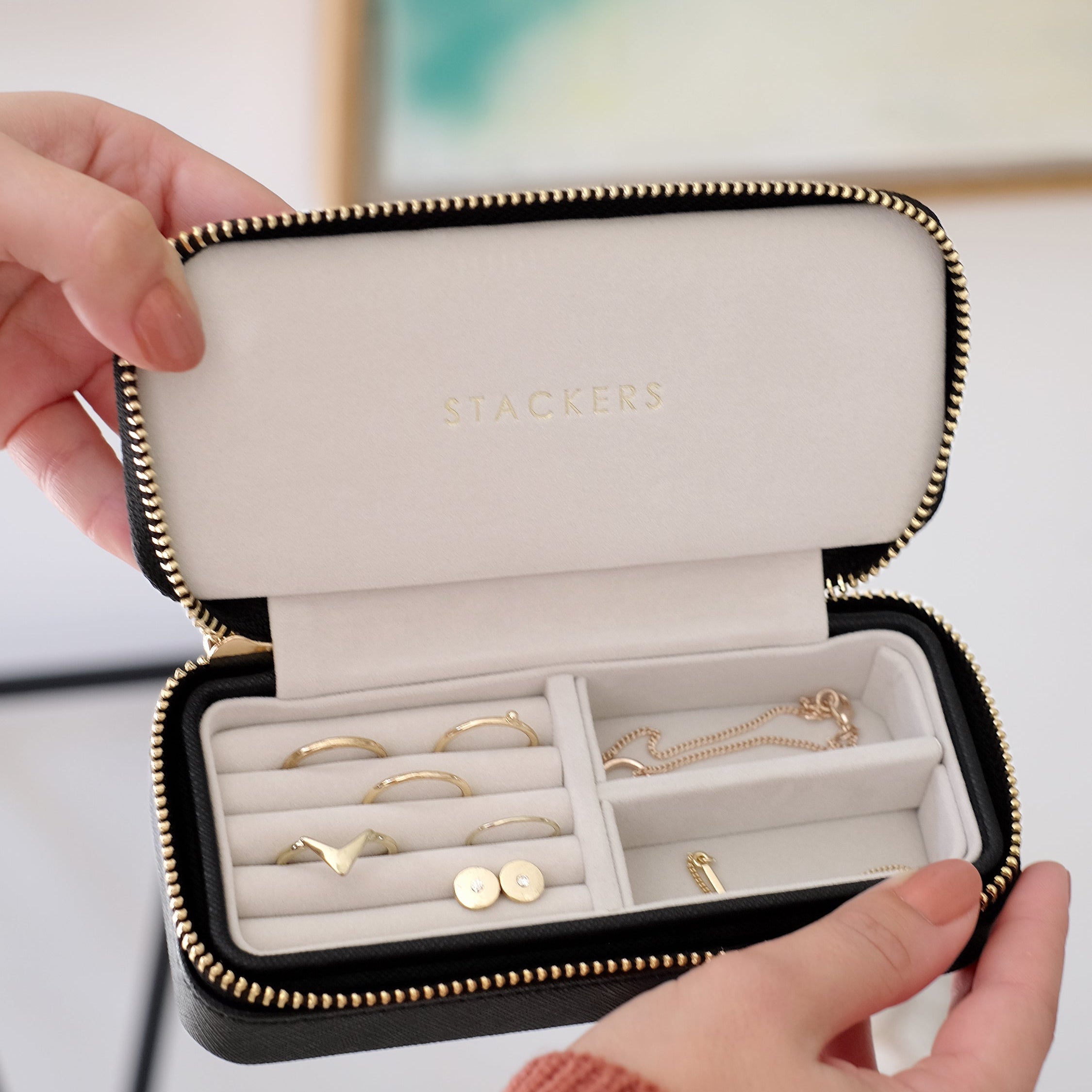 Stackers Black Medium Travel Jewellery Box – STACKERS LONDON