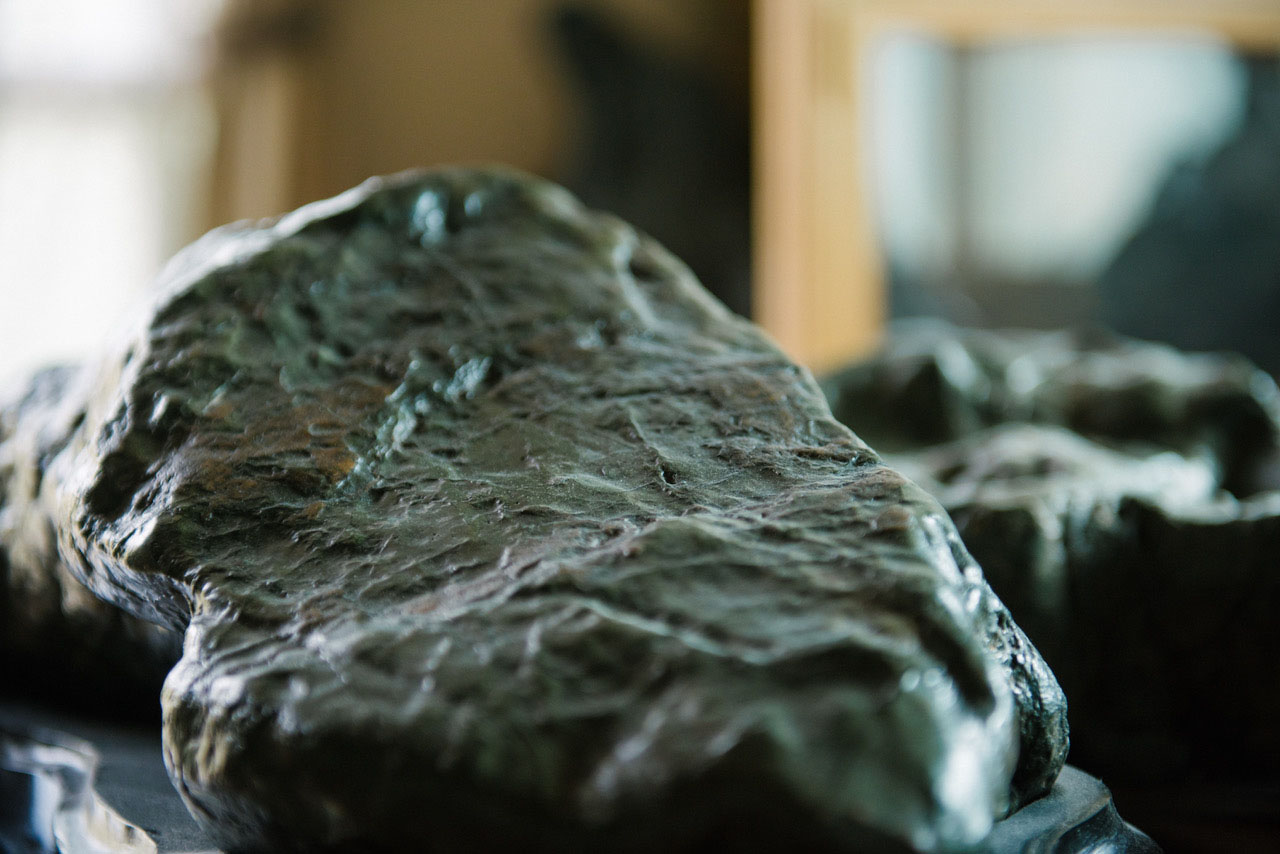 神居古潭石とは – 神居古潭石 吉田三郎コレクション