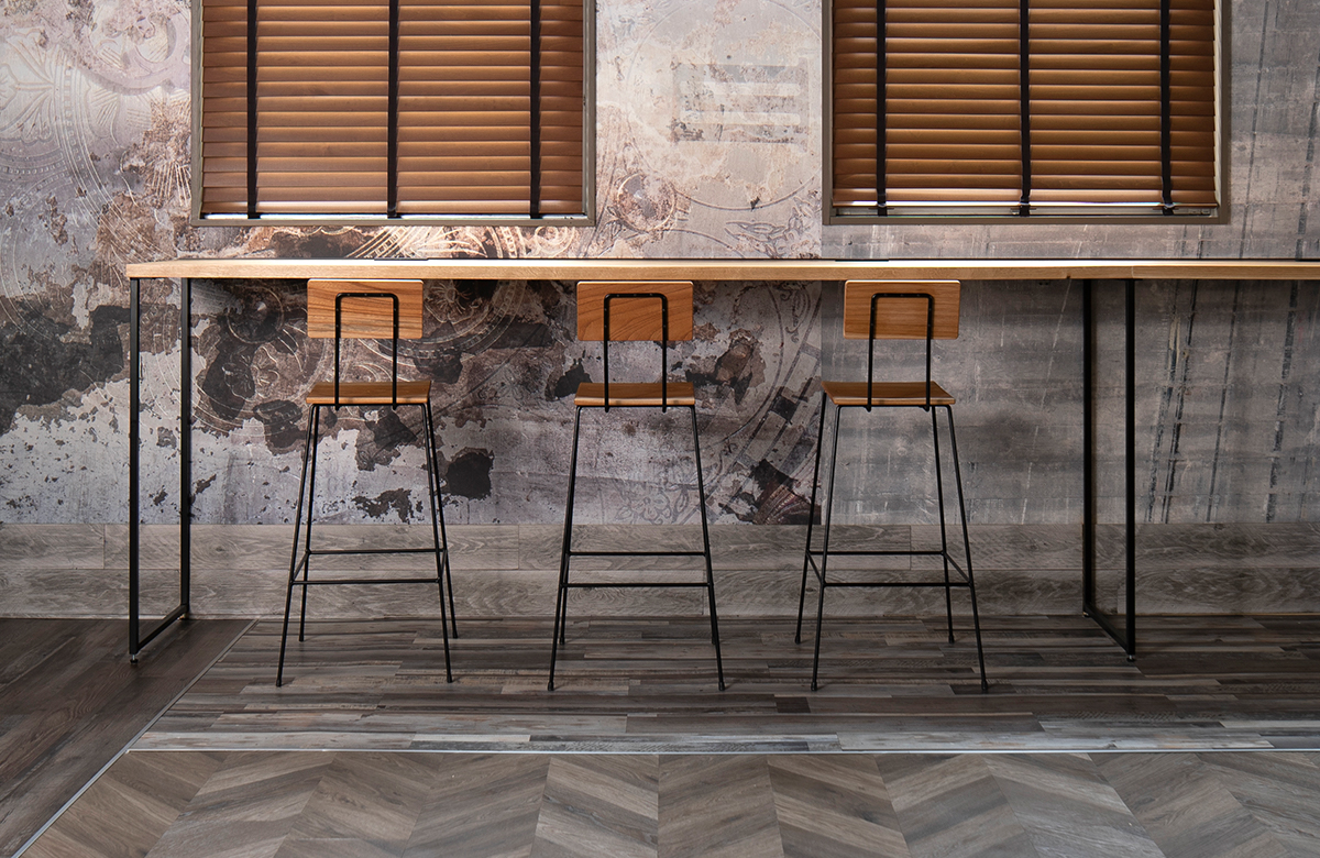 アイアンフレームスクールハイチェア hinata 家具の製造・販売 友安製作所