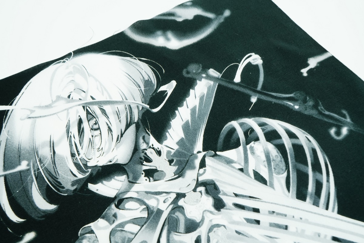 左から「米山舞×永楽屋手ぬぐい『BONE』」「米山舞×永楽屋手ぬぐい