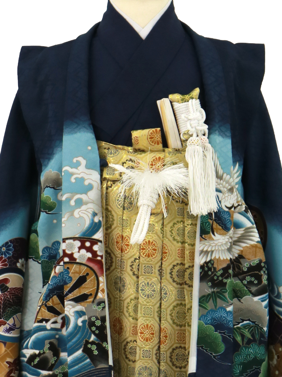 紺地に兜柄の七五三羽織袴セット、金襴の袴／七五三・五歳男の子・袴