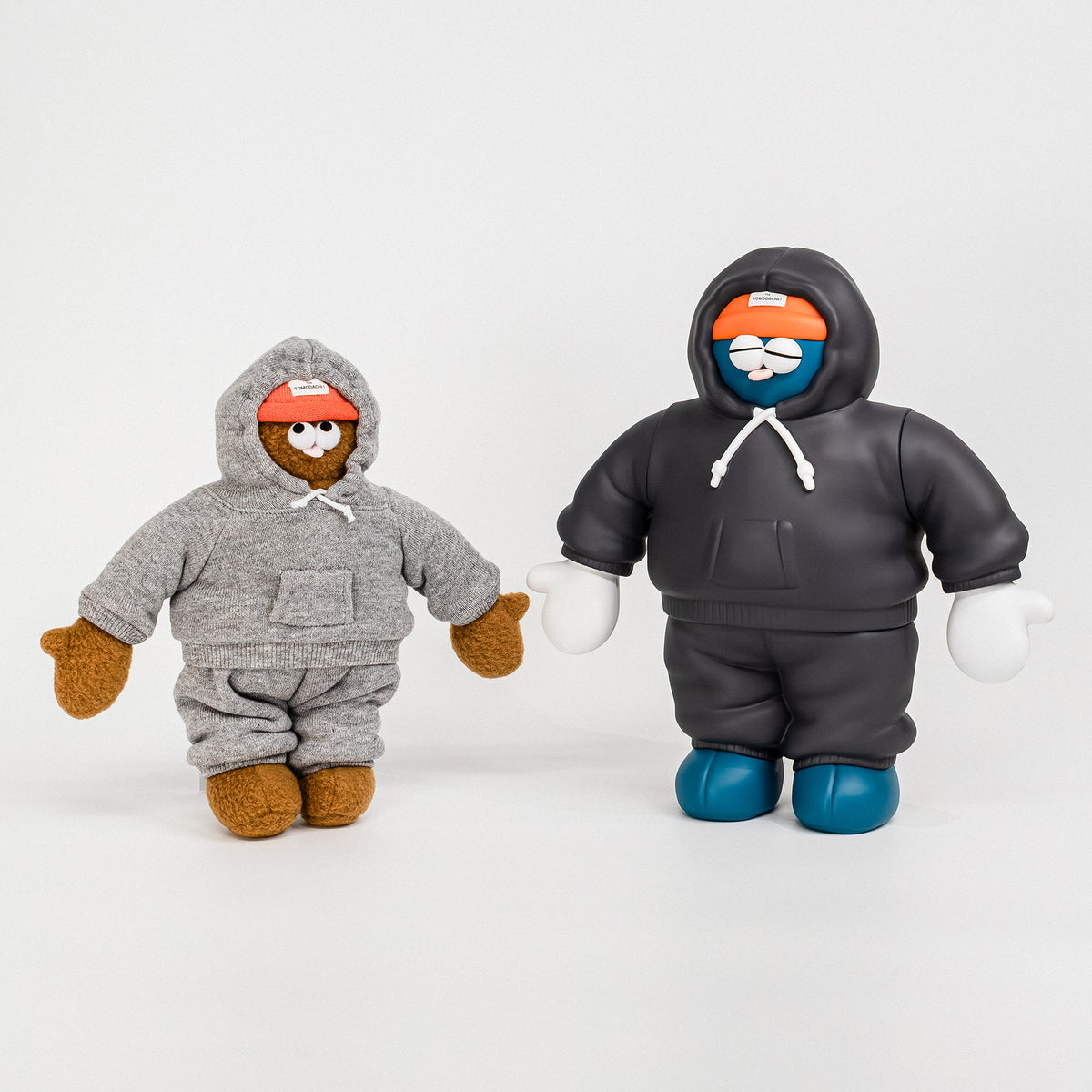 3 スウェットを着たソフビのトモダチ！ / The TOMODACHI！