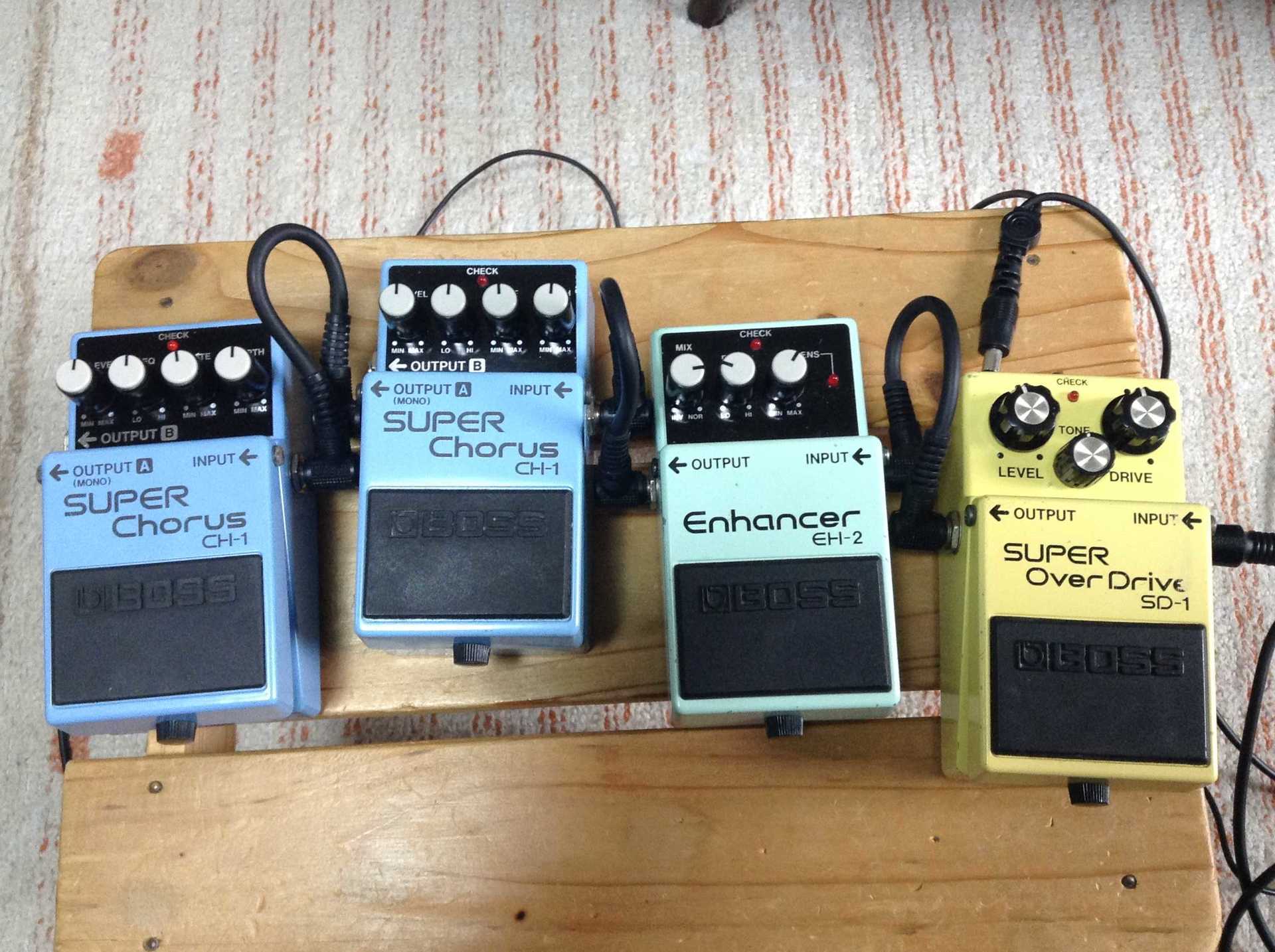 BOSS EH-2 Enhancer(鳴らしてみた): 昔に比べりゃ 金も入るし・・・・