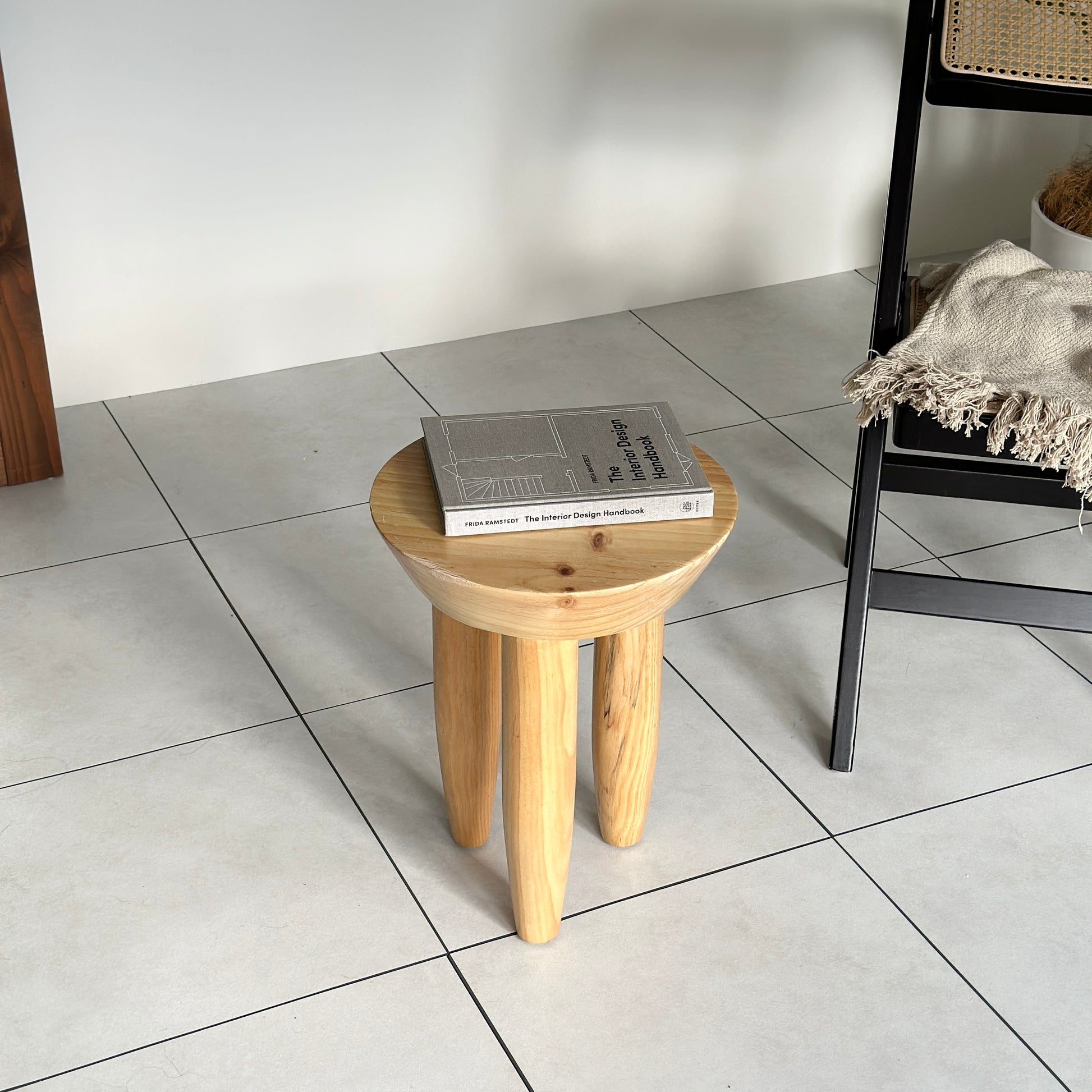 スツール｜ぽってり脚ウッドスツール - territory