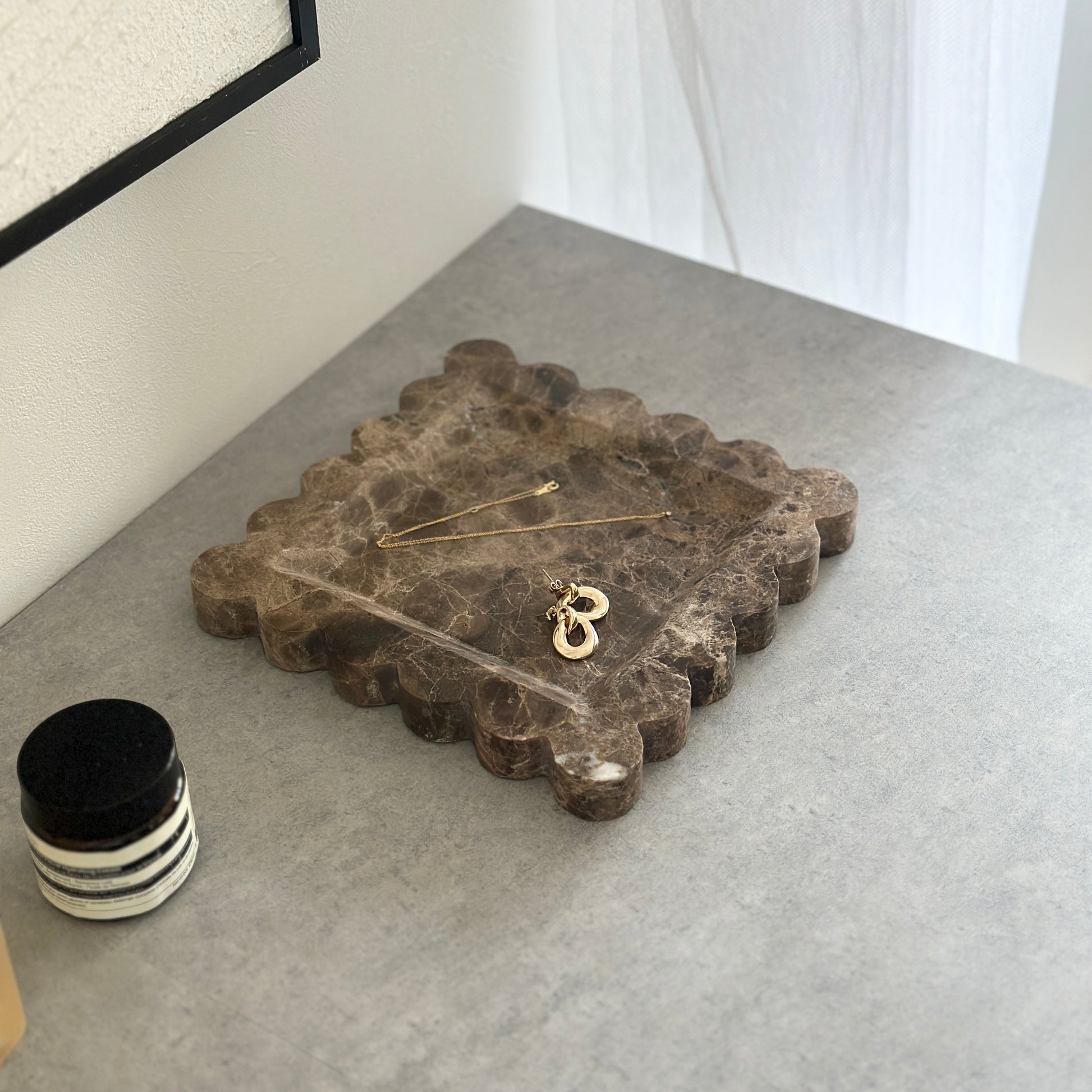 プレート｜スカラップ大理石プレート - territory