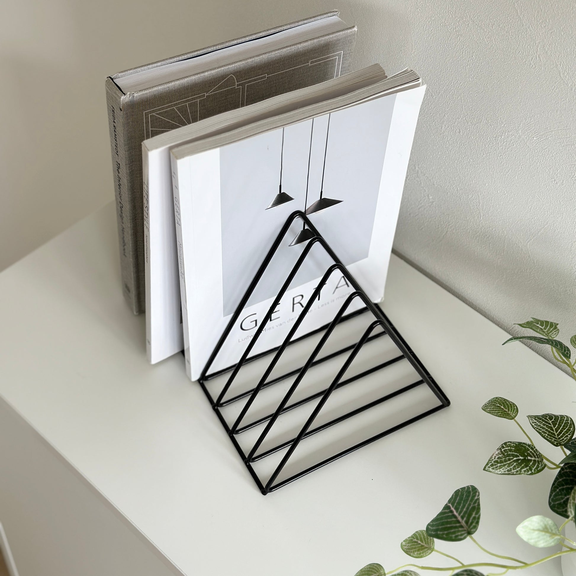 マガジンラック｜アイアンブックスタンド - territory