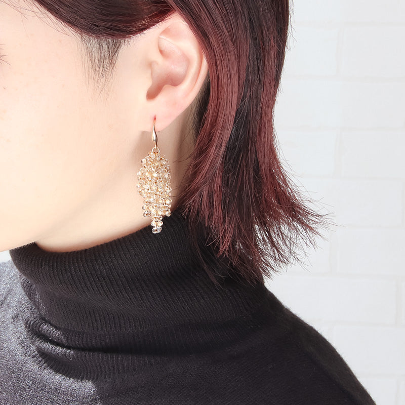 レシピNo.KR1072 チェコファルファーレのフリンジピアス – 貴和製作所