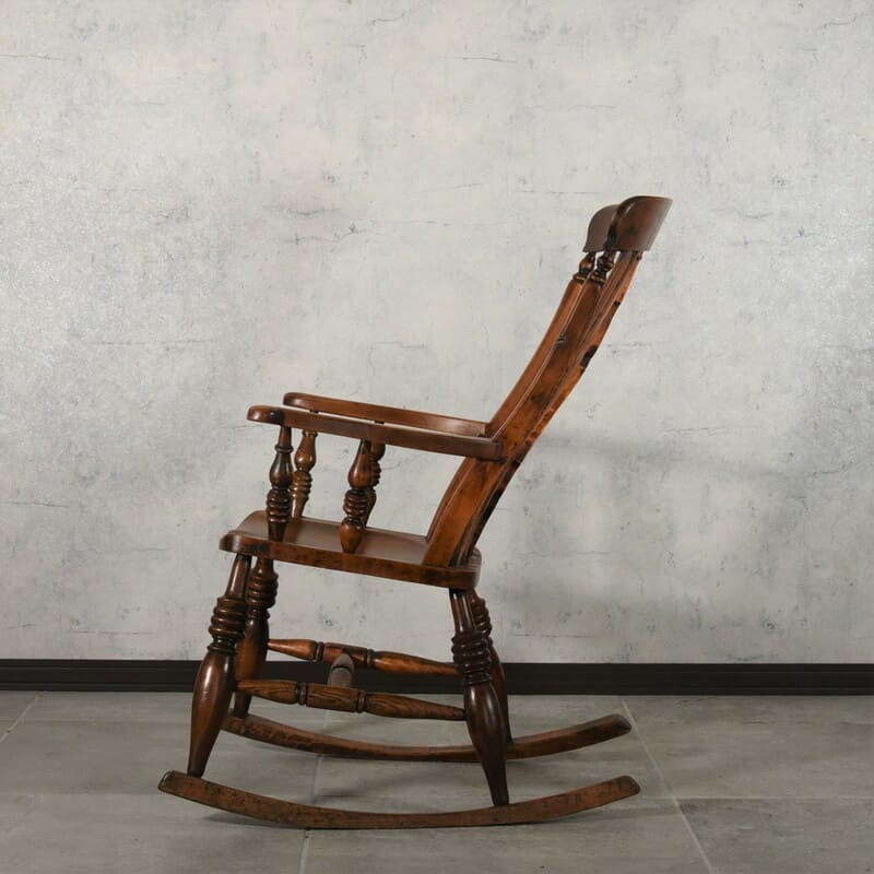 スラットバック ロッキングチェア – 神戸アンティークウェアハウス