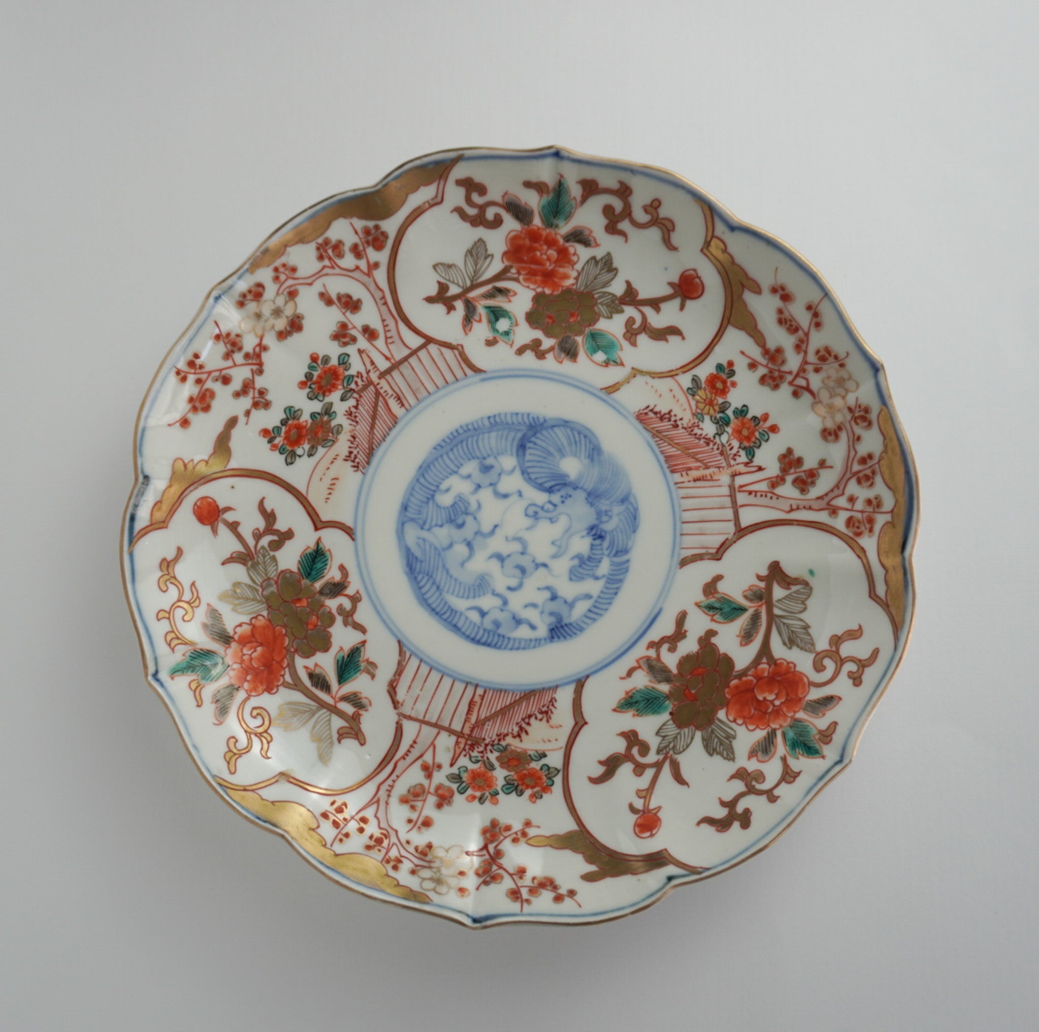 7寸皿】華やぎを食卓に添える、古伊万里金彩の七寸皿 – Kotto Shop