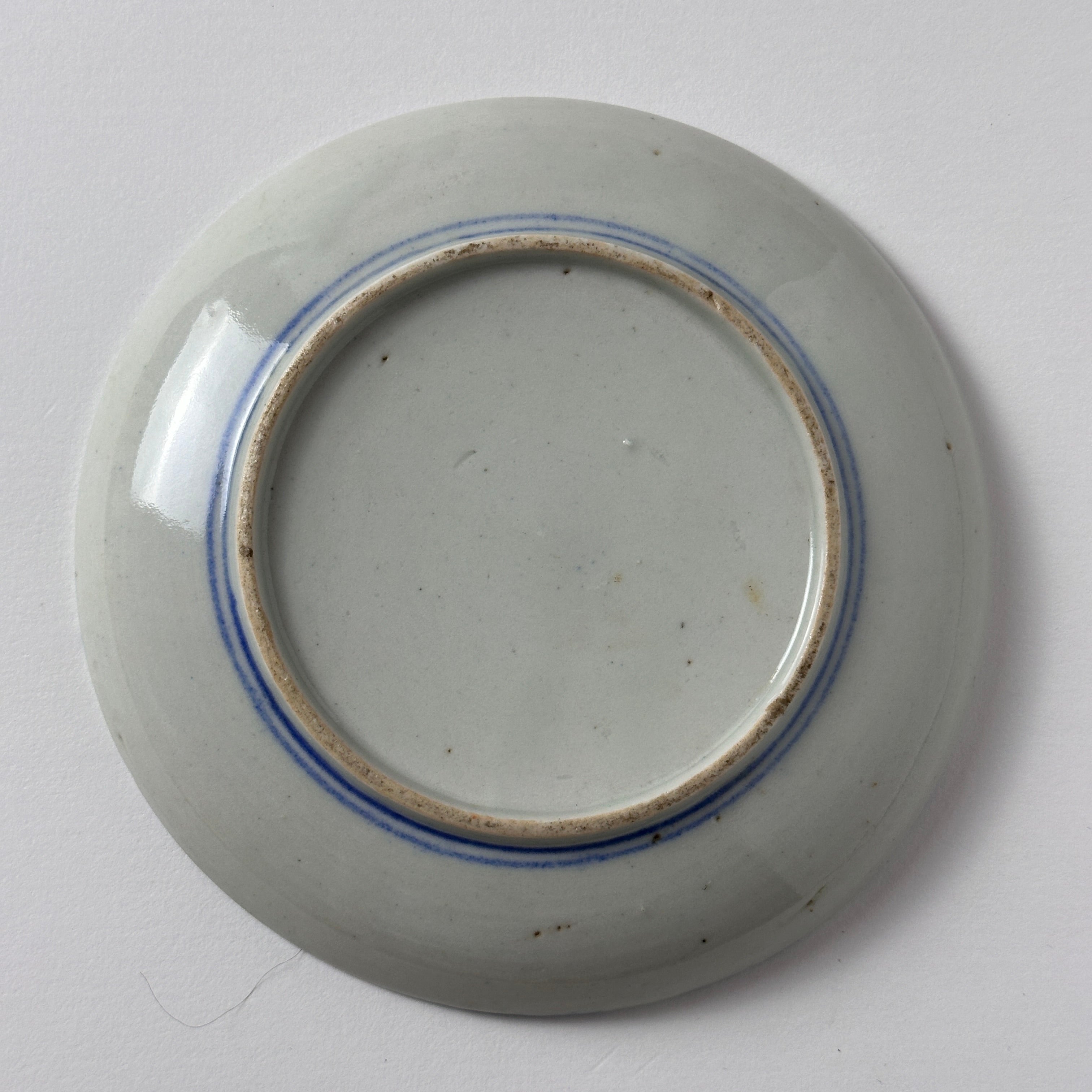 静かに藍の花咲く古伊万里8寸 – Kotto Shop