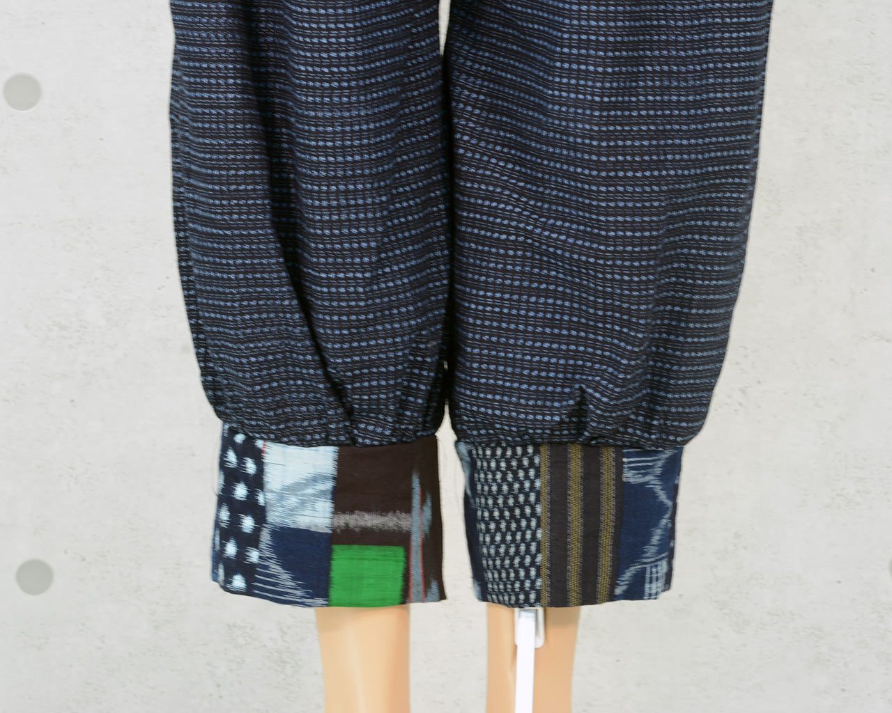 着物リメイク 書生絣と久留米絣などのパンツ 藍染めと書生絣の着物