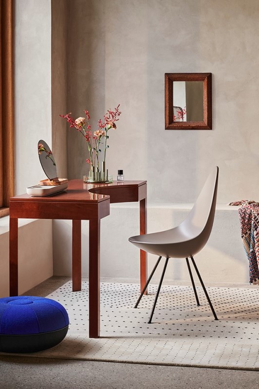 アルネ・ヤコブセン】しずく型が愛らしい「ドロップチェア」の魅力