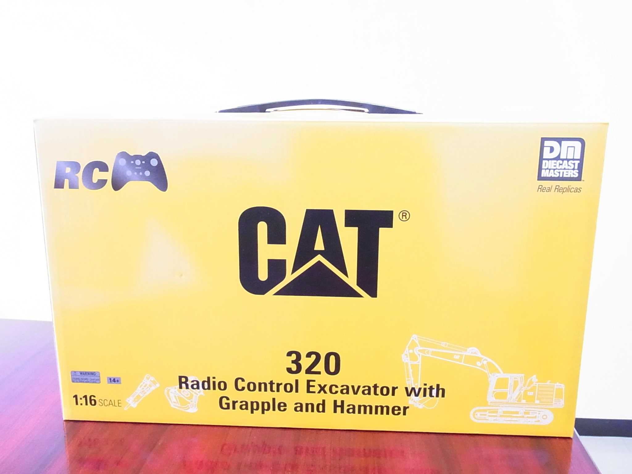 CAT】1/16RC完成モデル キャタピラー CAT320 油圧ショベル