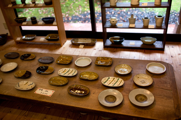 深い味わいの 器を見て・触れて・使う 「岩井窯」 - 「colocal