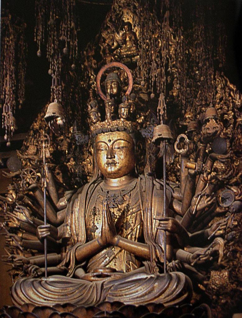 三十三間堂: Seated Senju-Kannon (中尊千手観音坐像