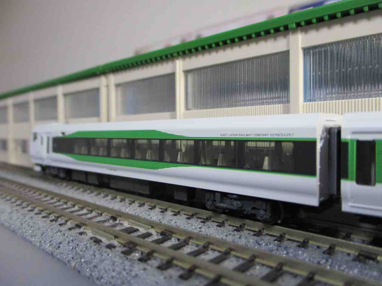 KATO E257系5000番台/5500番台 入線 : 夏島鉄道