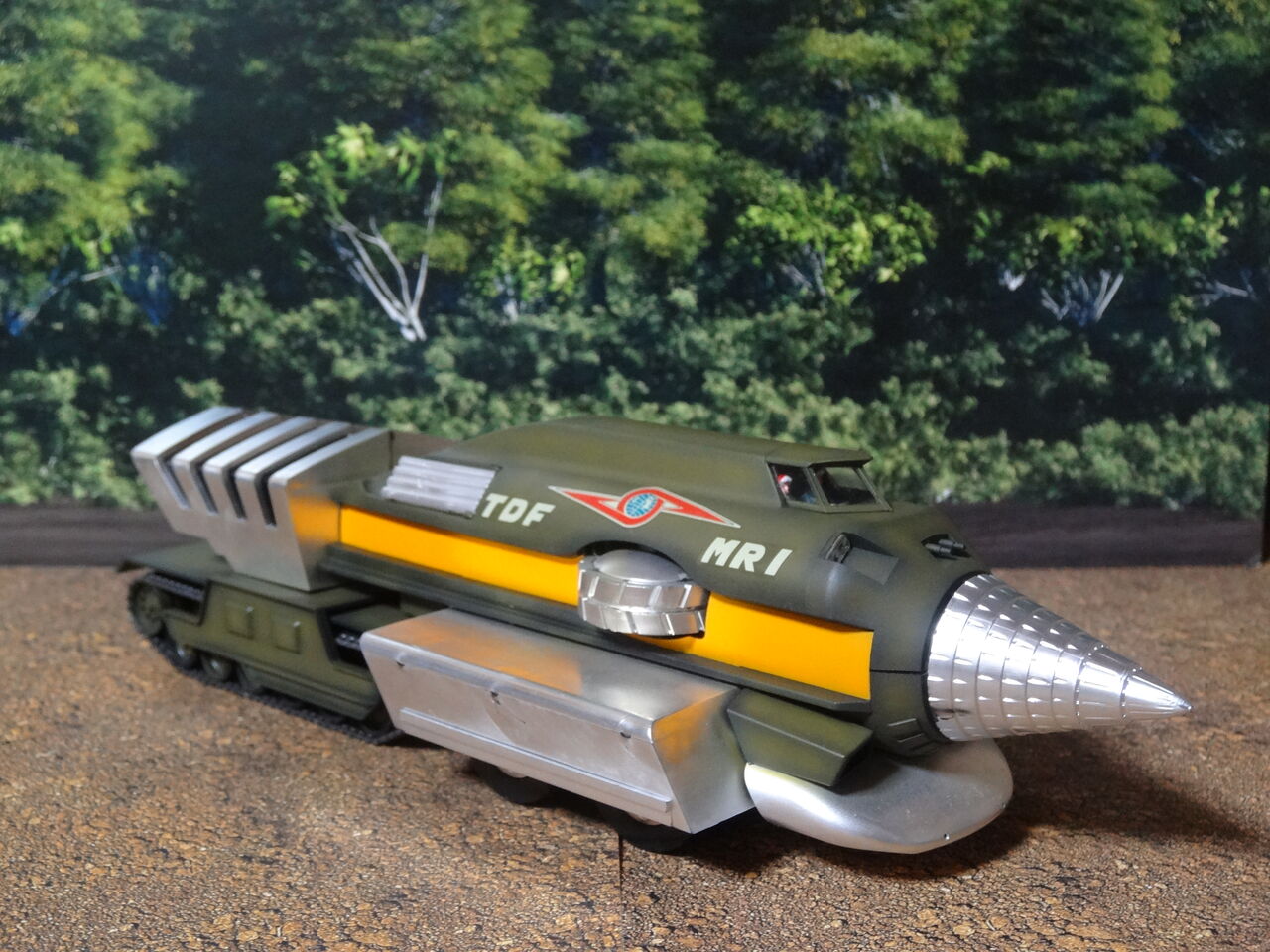 マグマライザー～ウルトラセブン～ 1／72モデル製作記 : ミドリ科学