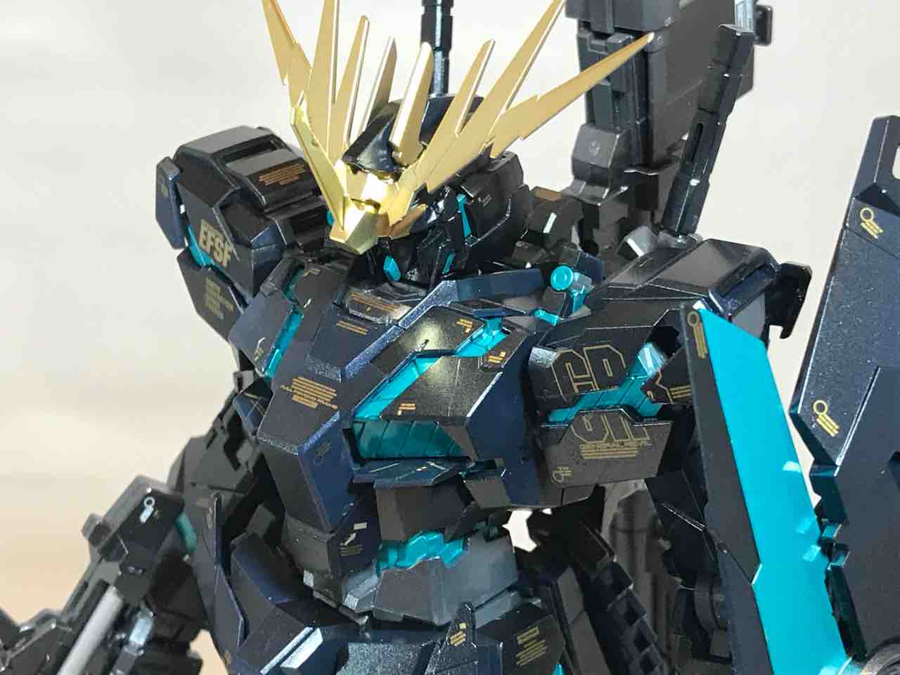 MG バンシィ Ver.Ka 覚醒カラー 塗装済完成品 ブラックライト発光可能