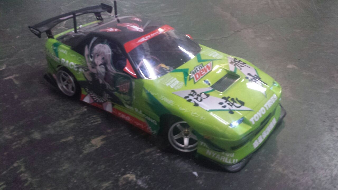 ラジコン 痛車 ボディ 這いよれ! ニャル子さんW FC3S RX-7 : 痛車RC