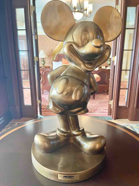 1998年製作3000個限定！1泊50万のお部屋ウォルトディズニースイートで