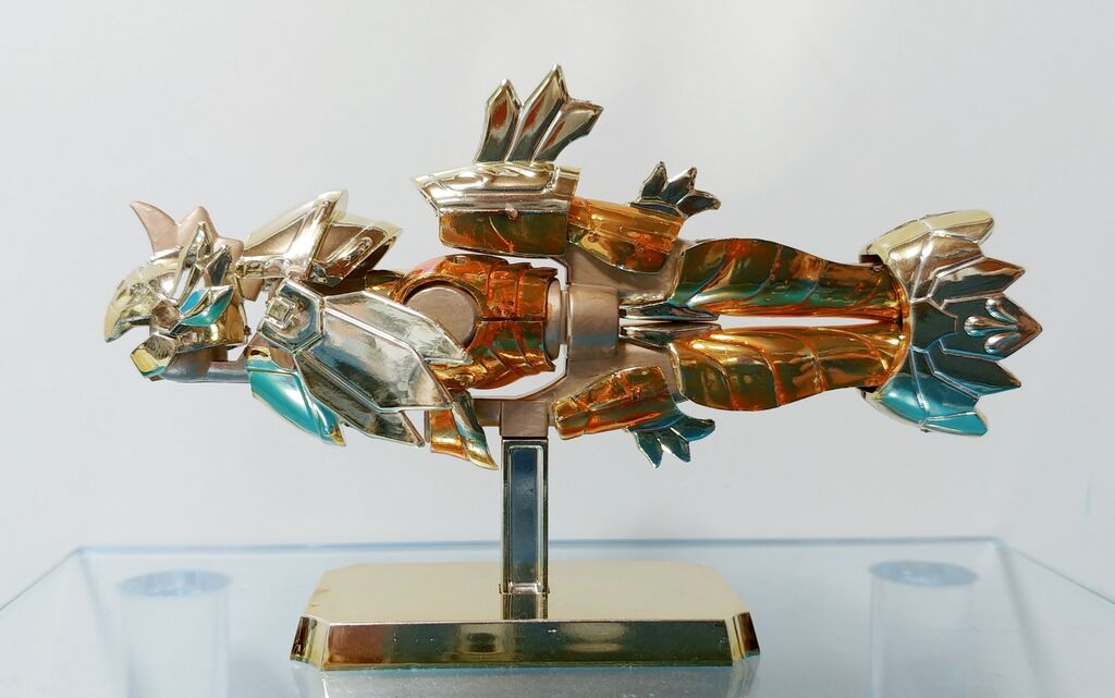 聖闘士星矢 プラモデル 魚座の黄金聖衣 セイントピスケス クロス