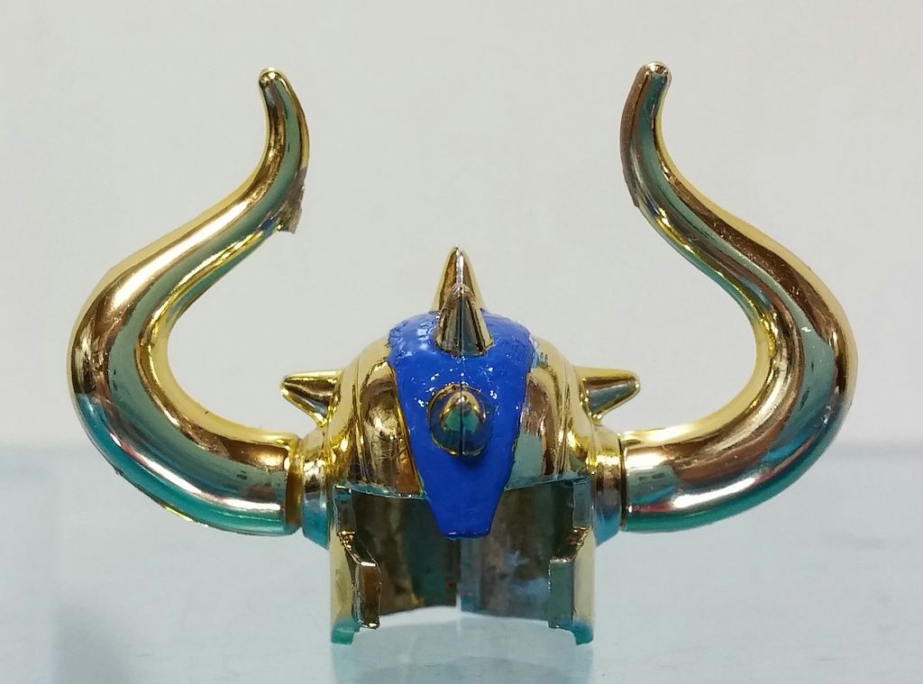 聖闘士星矢 プラモデル 牡牛座の黄金聖衣 セイントタウラス クロス