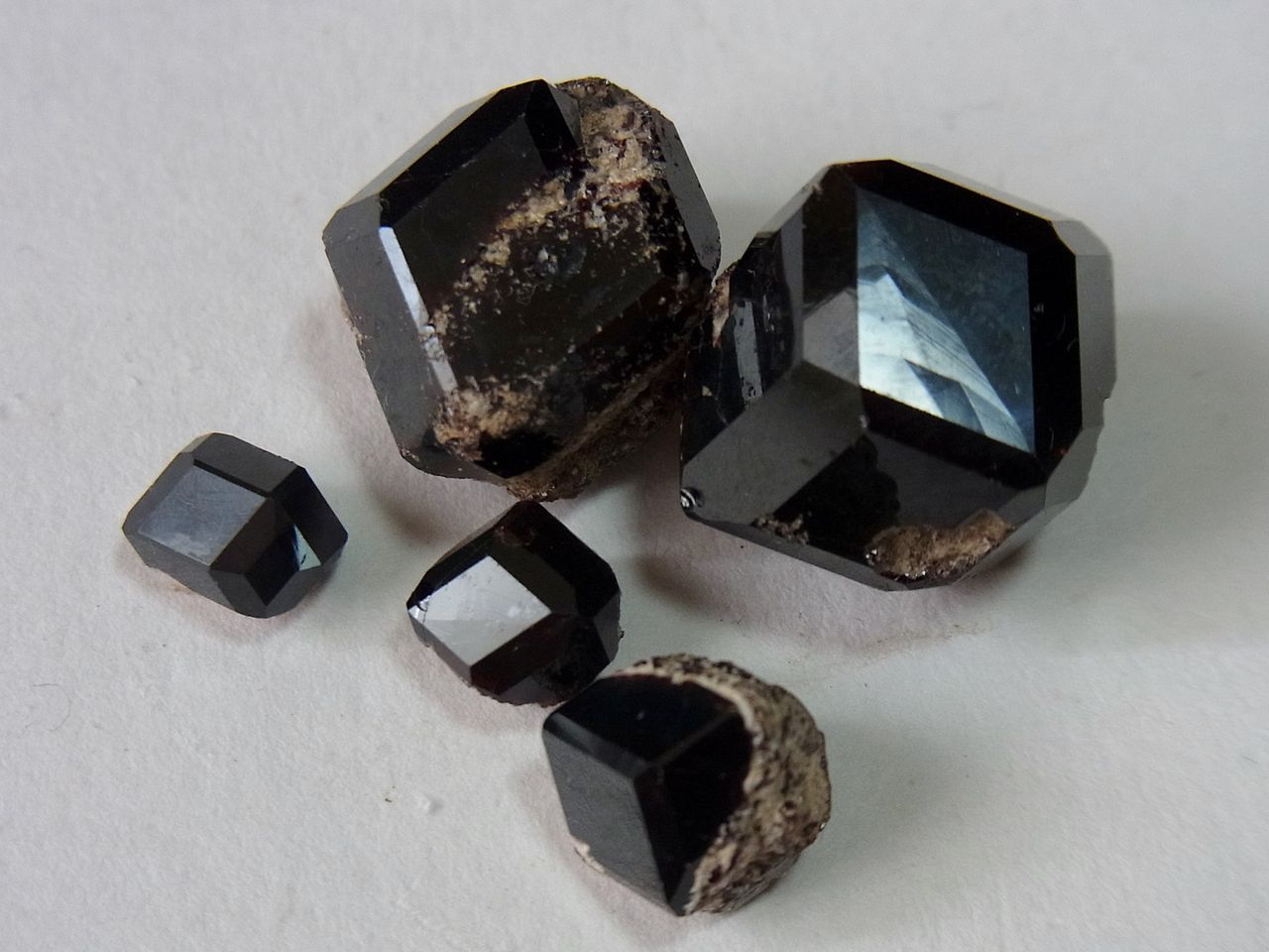 回想録：和田峠の柘榴石 ガーネット : サルナシの掘り掘り日記 ～越後