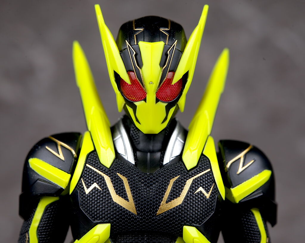 S.H.フィギュアーツ 仮面ライダーゼロワン シャイニングホッパー