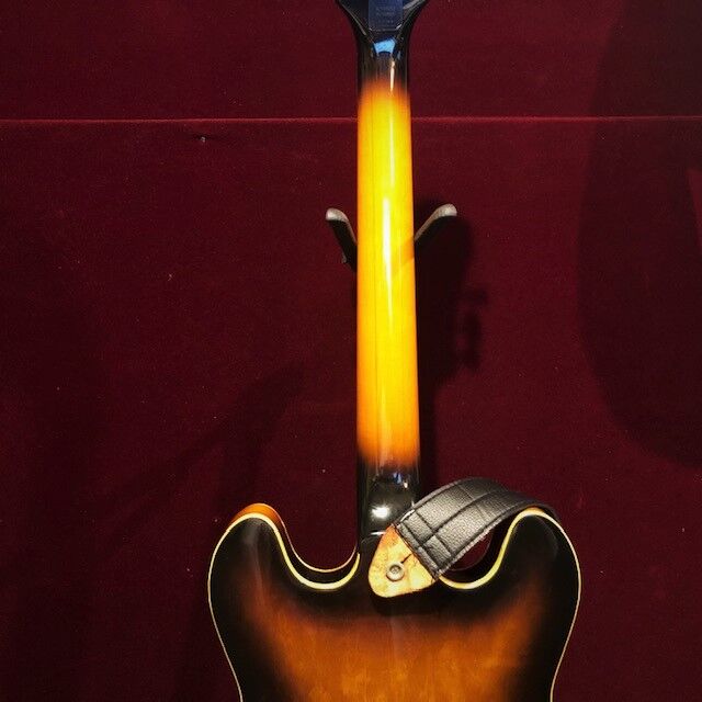 ギターは女だよ、54。（俺はエピフォンが好き⑤～1981年？製カジノ