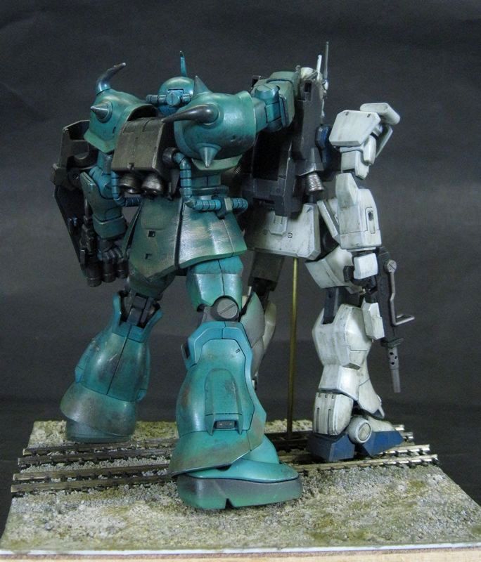 ガンダムEz-8 vs グフカスタム : 中央工学校 模型同好会