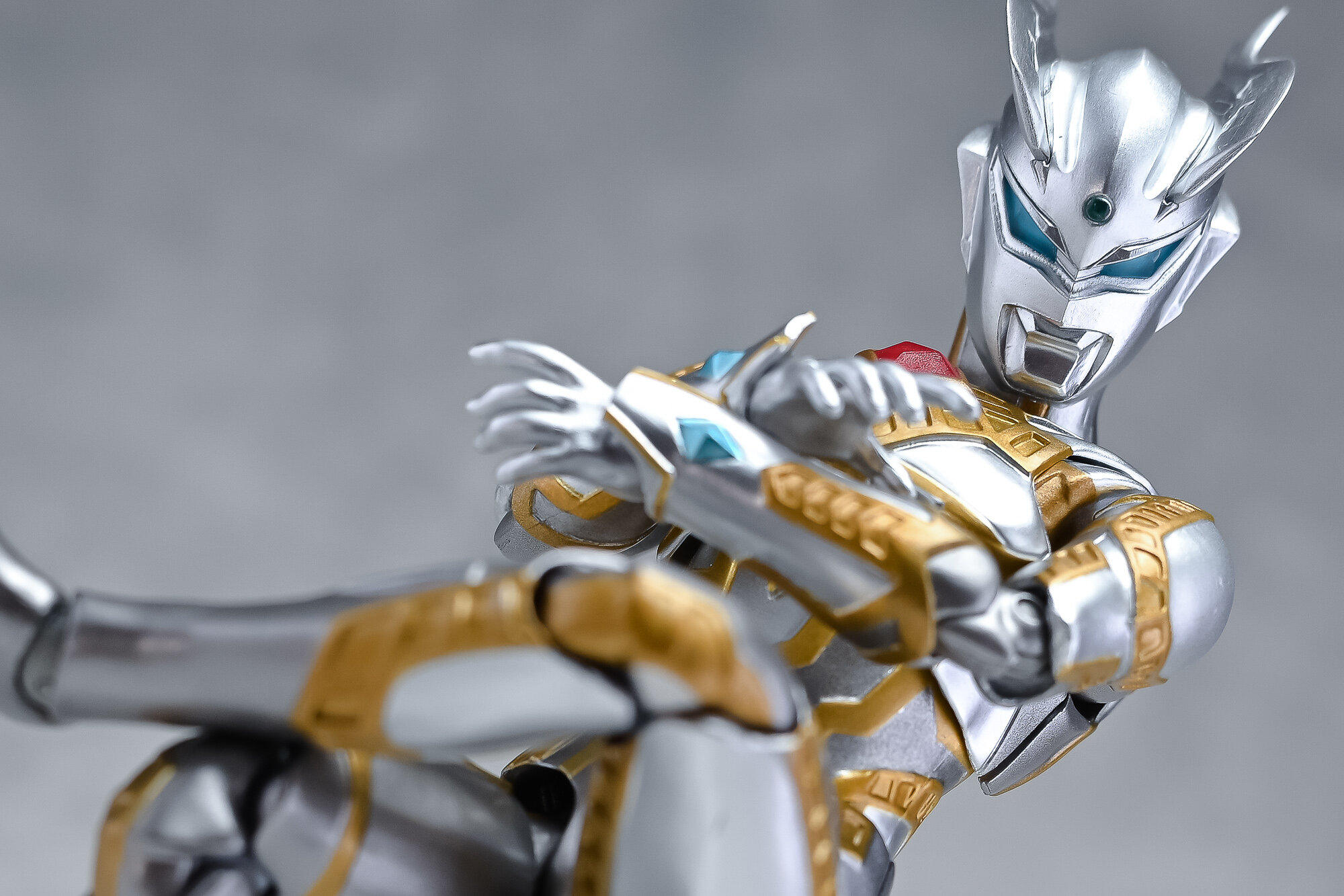 レビュー】S.H.Figuarts ウルティメイトシャイニングウルトラマンゼロ