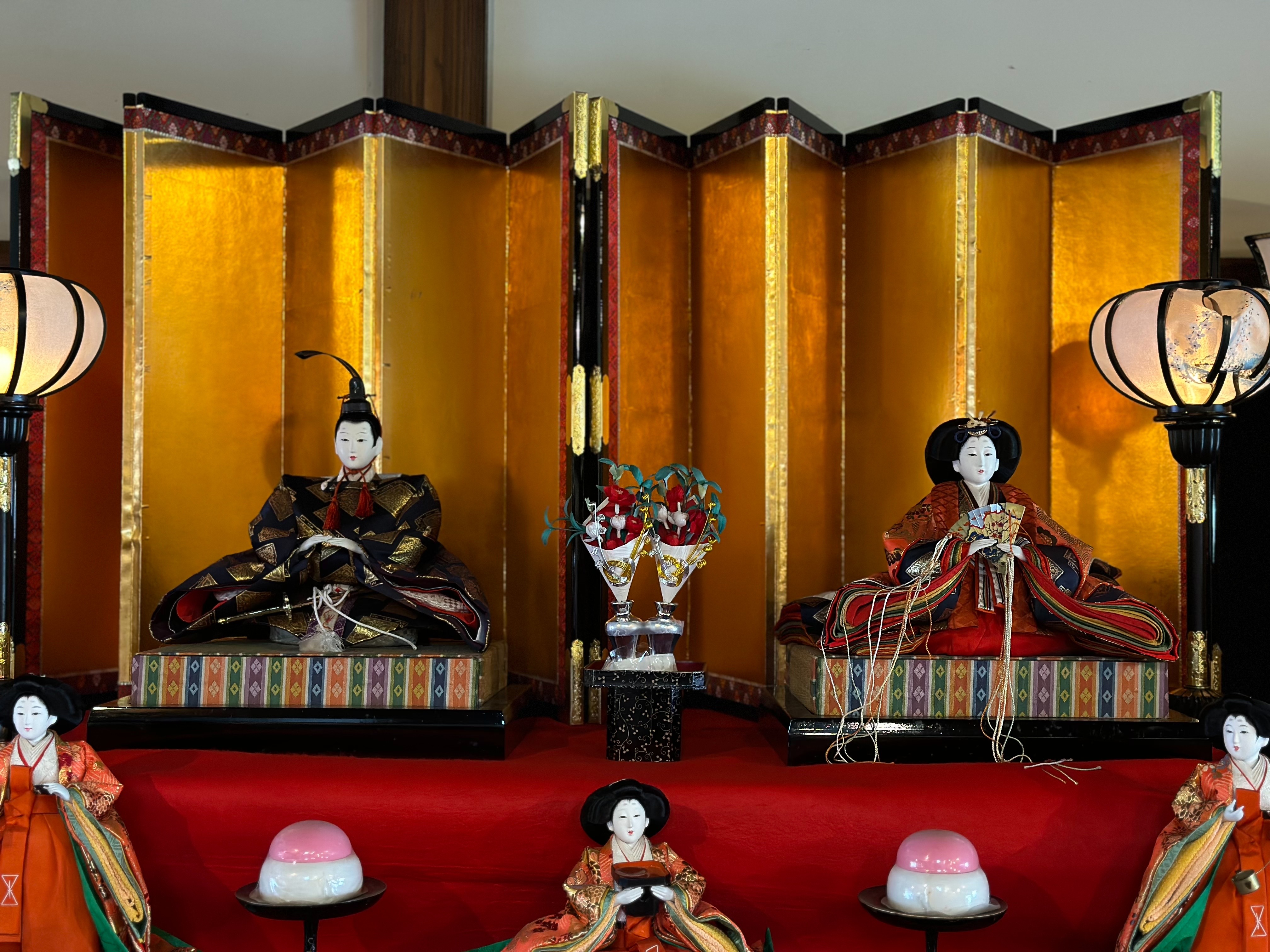 雛人形】五段目に飾られる「仕丁（しちょう）」と呼ばれるお人形。童謡