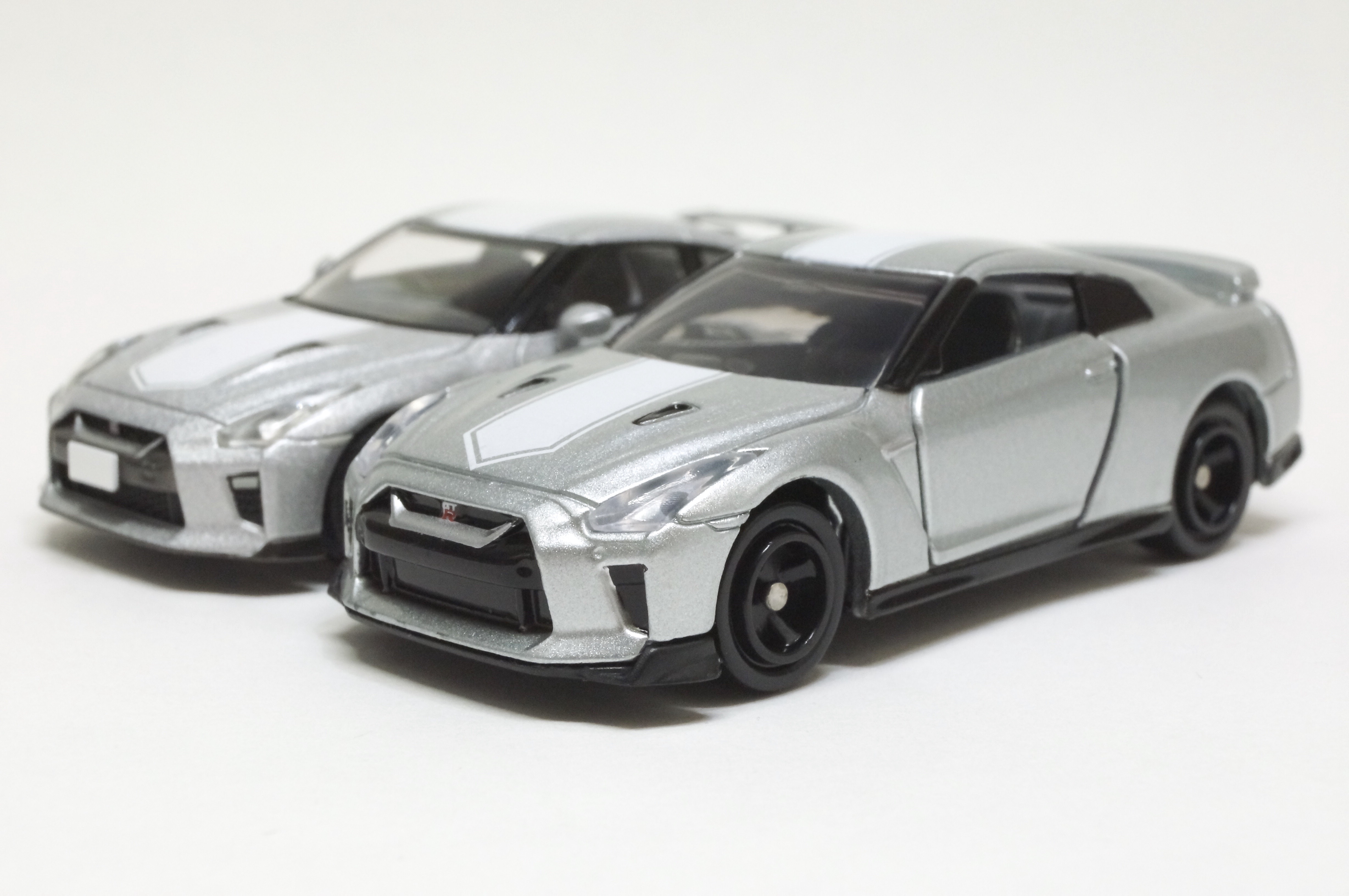 徹底比較】 日産 GT-R 50th Anniversary トミカVSトミカリミテッド