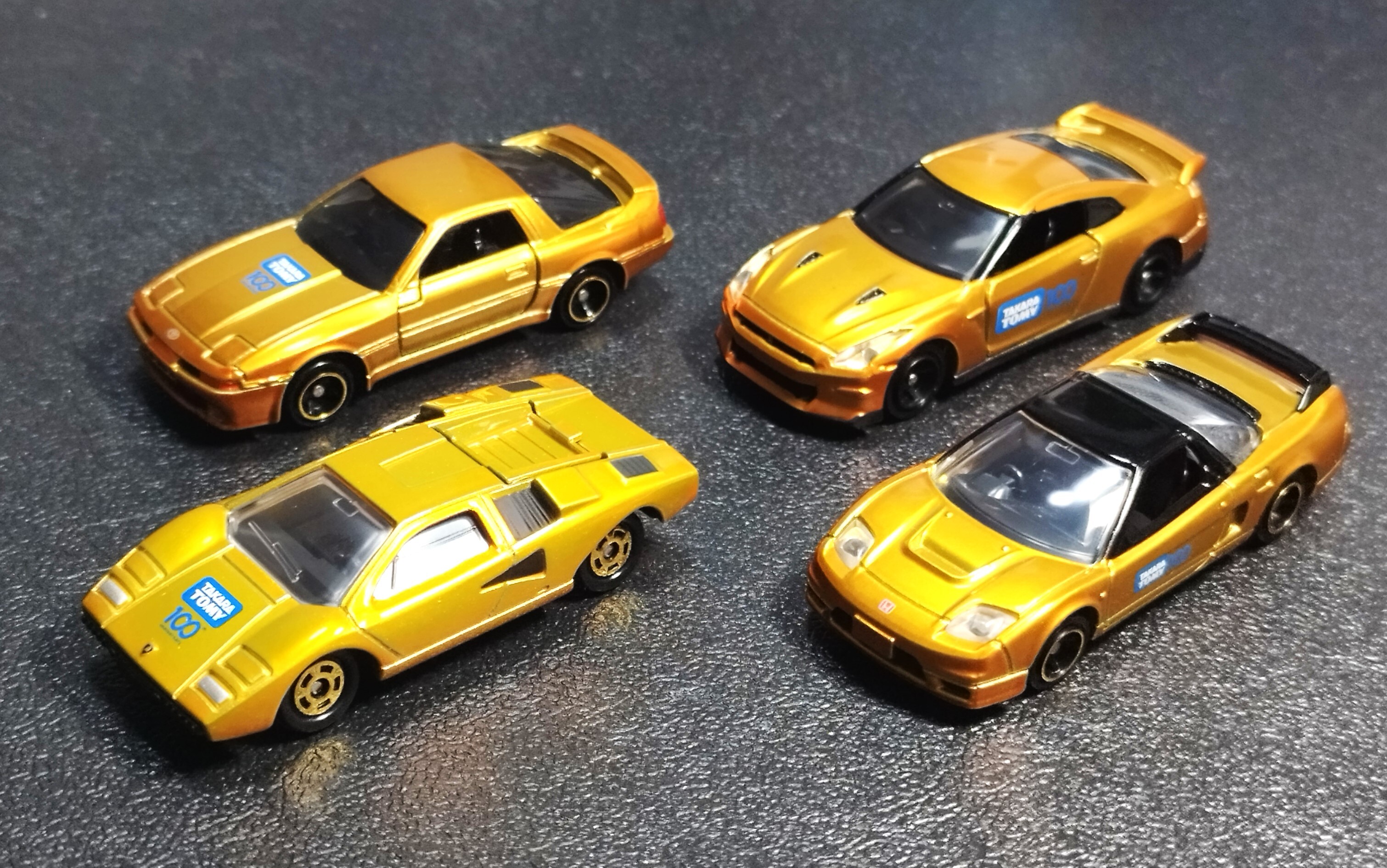 定価5500円は妥当なのか？【トミカ紹介】タカラトミー100周年記念