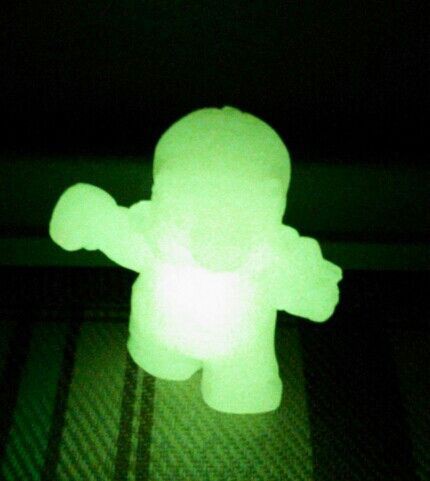 ロッテ ファミコンチョコ 蓄光 消しゴム スーパーマリオ 暗闇で光る