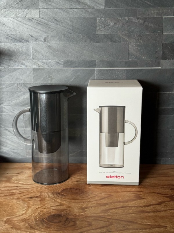 ブリタのカートリッジが使える「ステルトン」の浄水ジャグがかっこよく