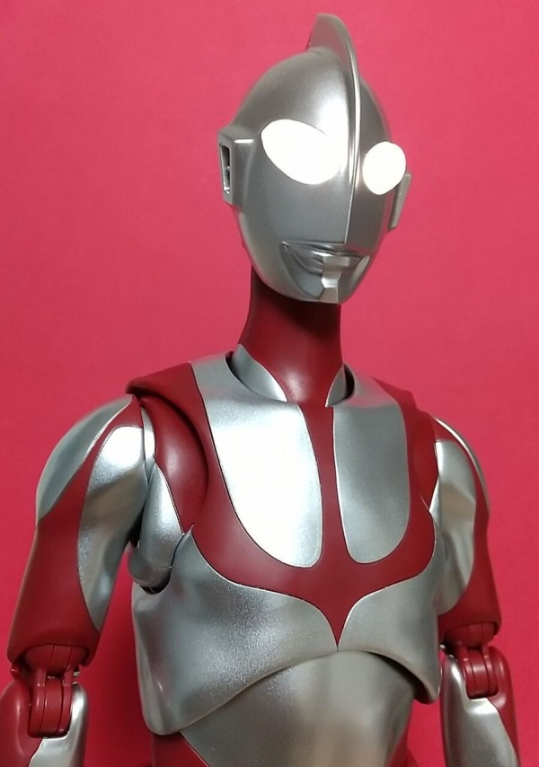 目が発光！約40cmのビッグサイズ可動フィギュア】DYNACTION