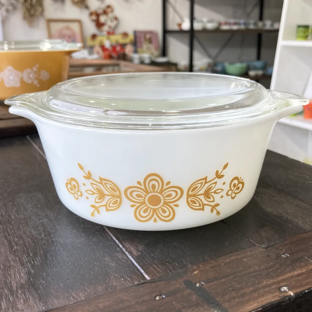 バタフライゴールドキャセロールMサイズ オールドパイレックス