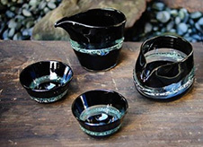 触れたくなる、華やかな色絵「蓮華～renge～」 │ ヒトサラマガジン