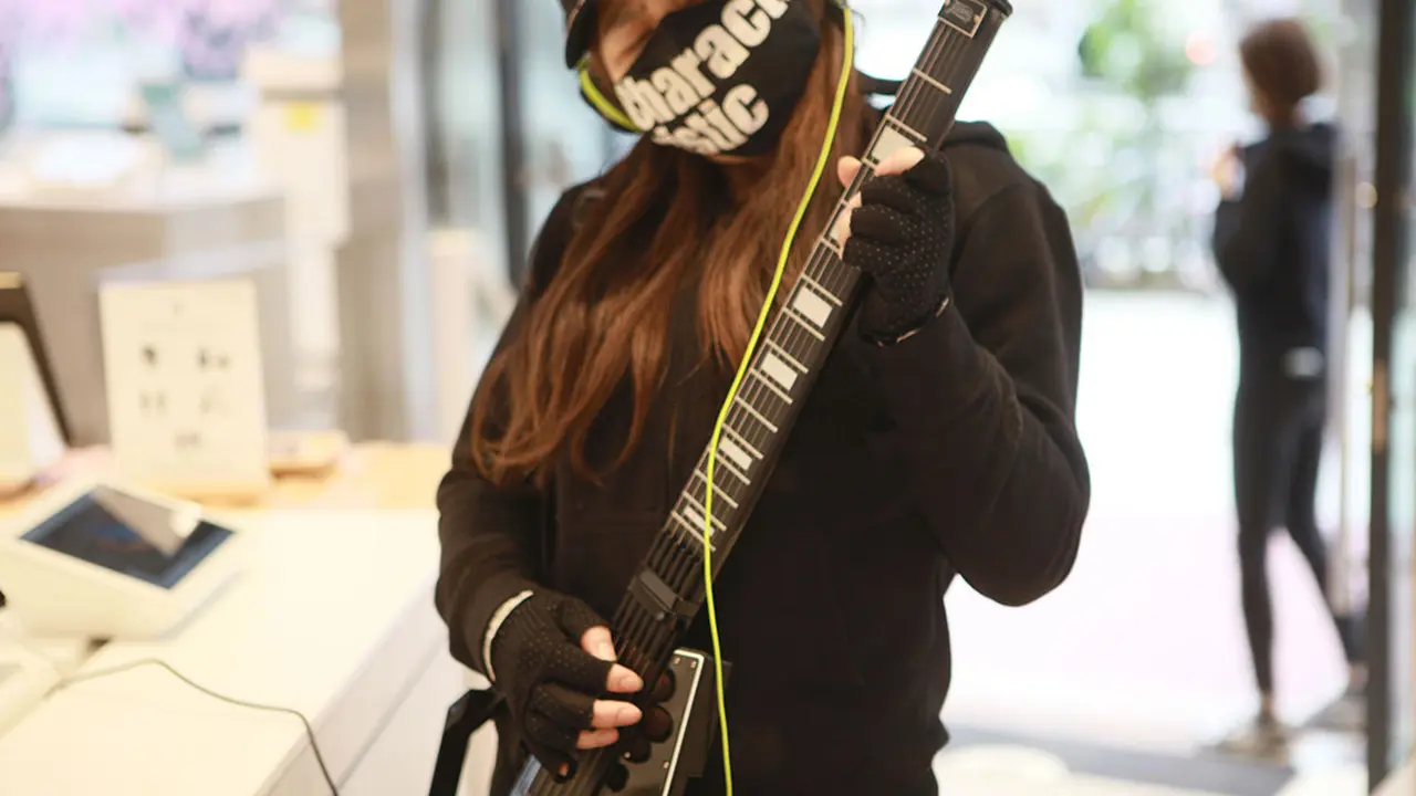 Jammy G」分解可能な高機能ポータブルMIDIギター！ | ガジェット