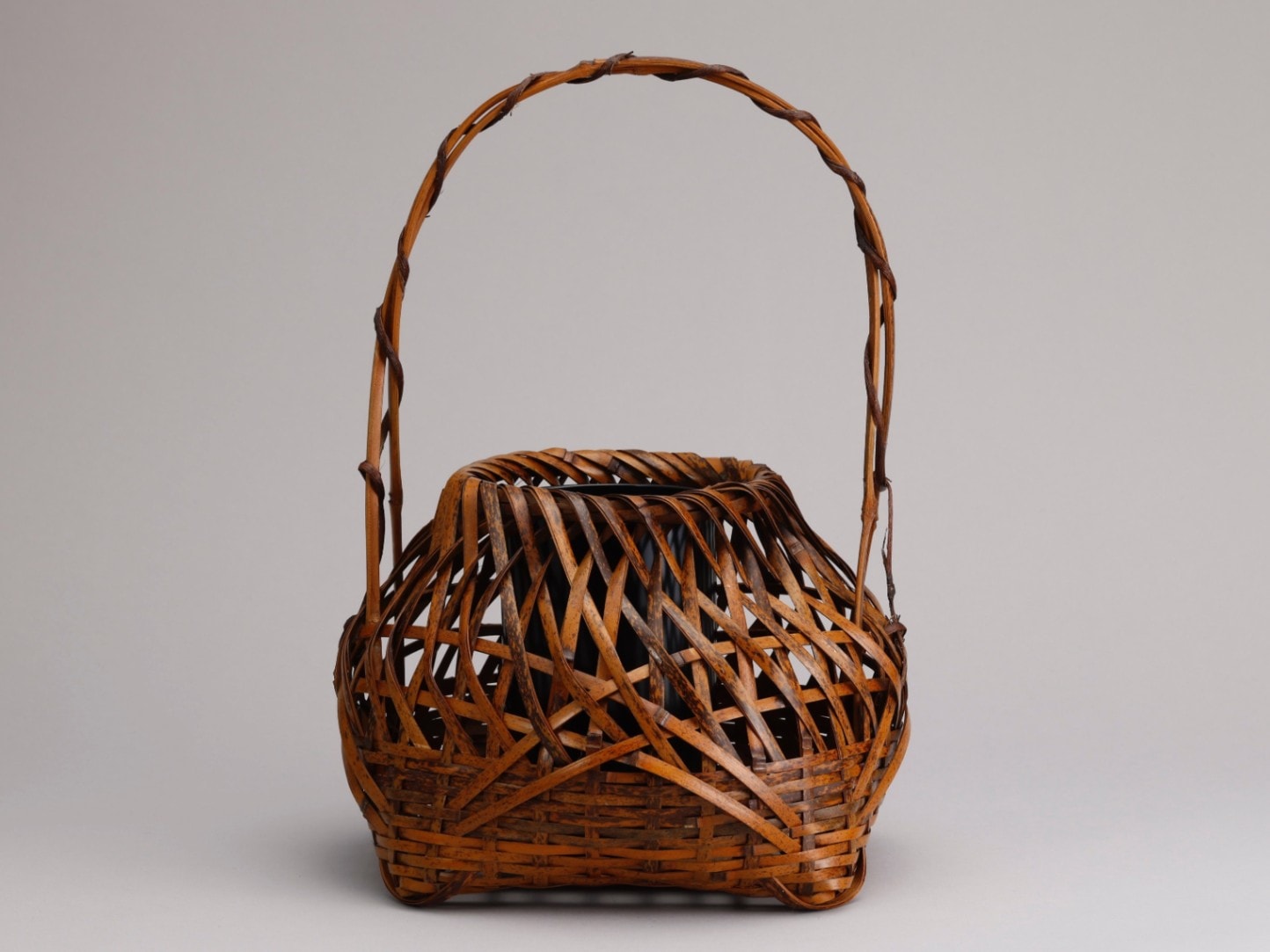 虎竹 赤染 宗全籠花入 | カタログ・パンフレット 掲載品,夏カタログ(No