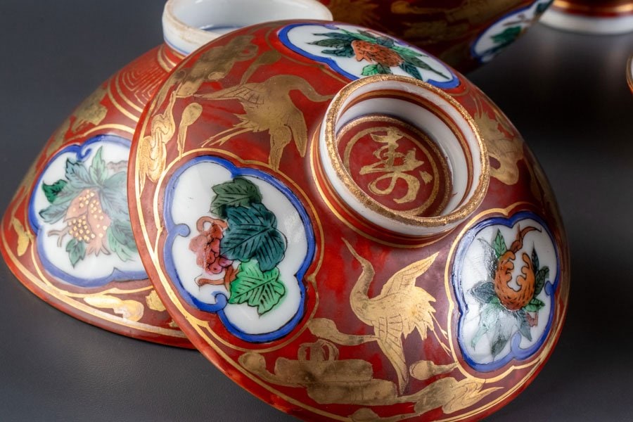 九谷焼】 九谷峰仙 赤絵金彩雲鶴柘榴文蓋茶碗 5客 16787 | すべての