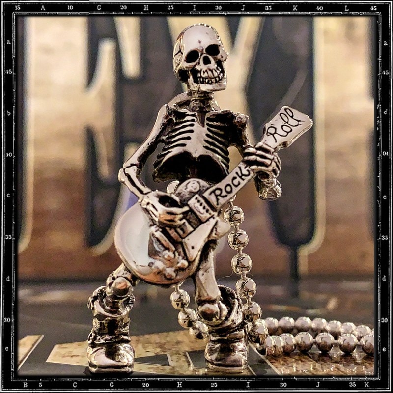 TILL DEATH / GUITAR SKELETON PENDANT | クレイジーピッグ公式