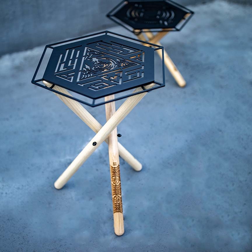 焚き火サイドスタンド HIGH 六角天板タイプ | DEVISE WORKS | キャンプ用品