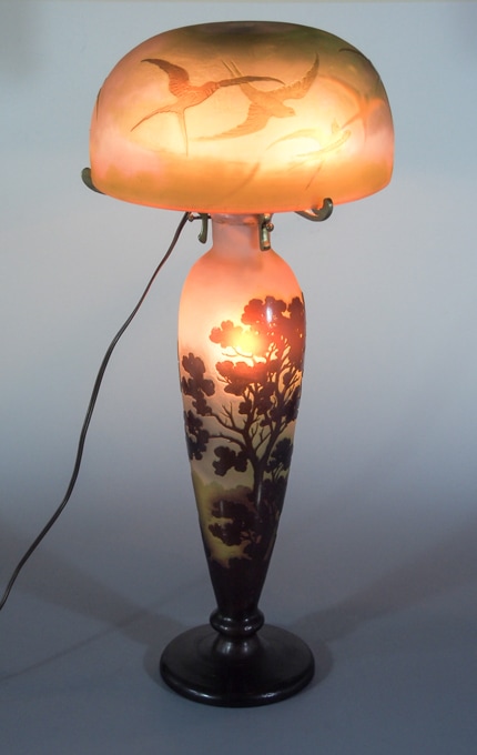 エミール・ガレ 「ツバメと湖水風景文ランプ」 | | アトリエ・ブランカ
