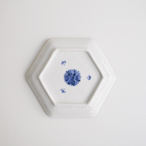 須藤拓也 染付六角皿 model：A