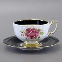 ローザセンティフォーリアティーカップ＆ソーサーレッド【決算セール
