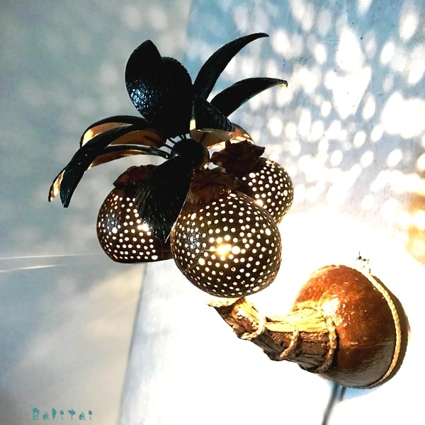 椰子の木のブラケットライト／ココナッツランプ／アジアンインテリア