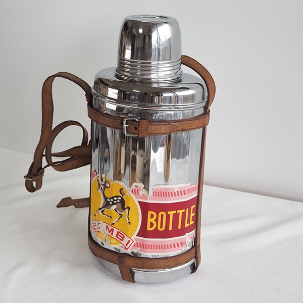 希少な昭和レトロでかわいい水筒ボトルは保温性ありのしっかりした機能
